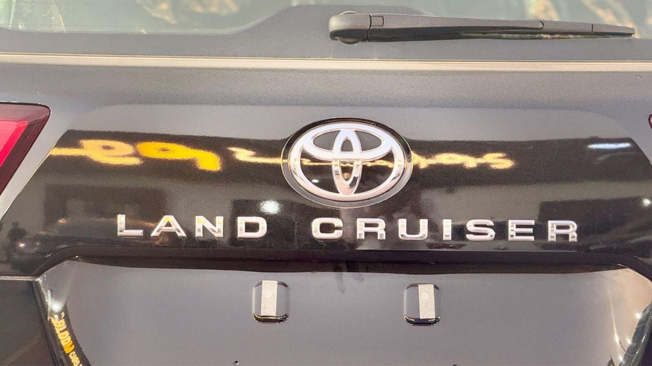 Toyota Land Cruiser GXR BASIC BLACK INTERIOR 2025