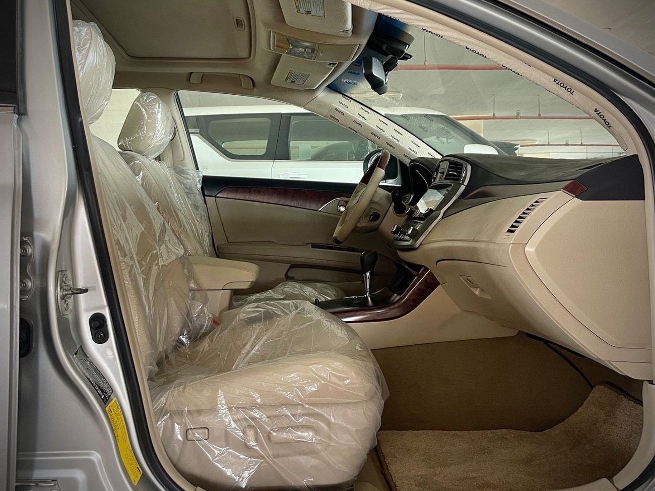 Toyota Avalon LIMITED | GCC Specification
