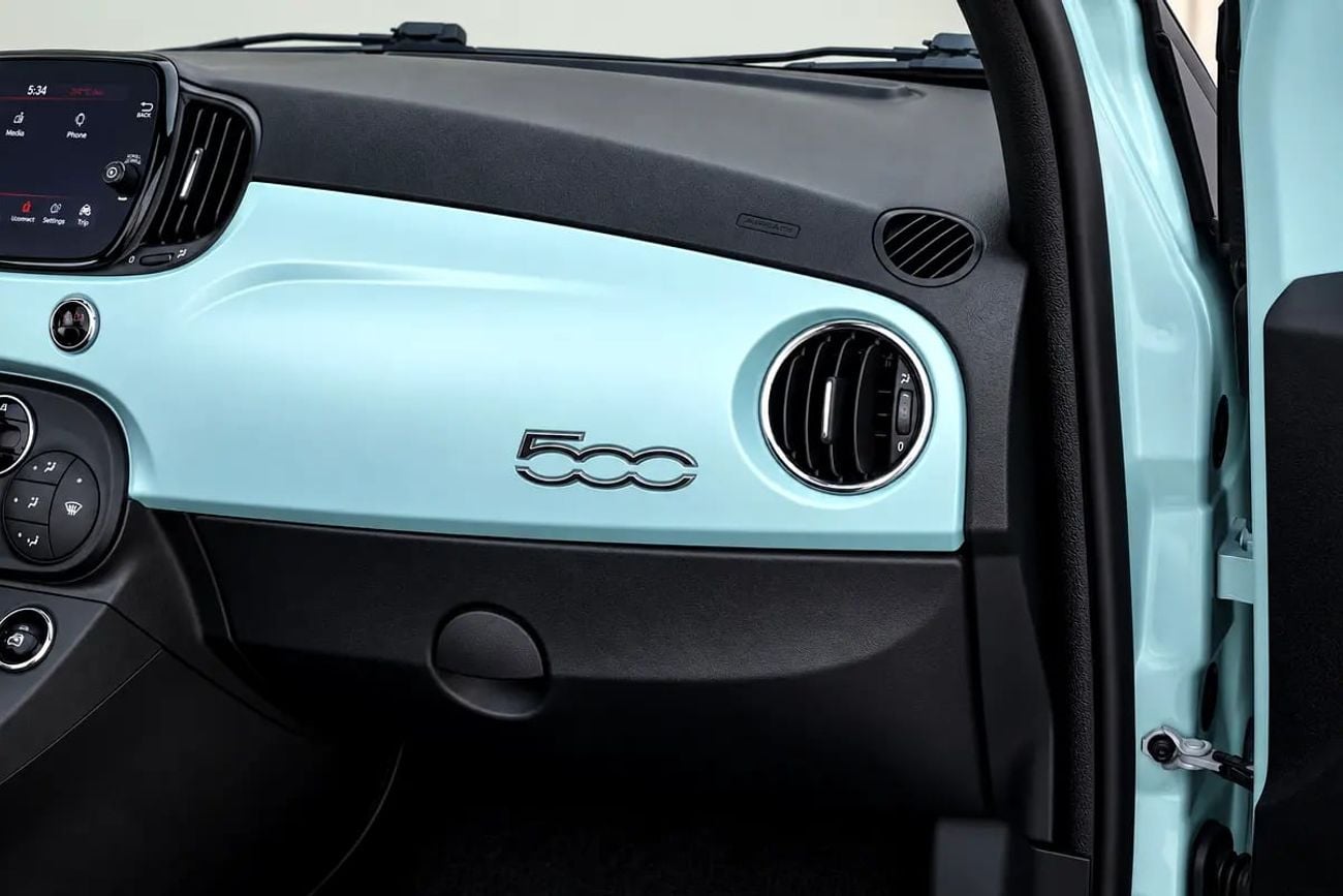 فيات 500 Lounge Convertible - Model - GCC Specs - Under warranty and service - No accidents