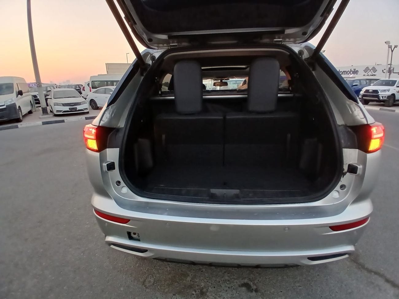 Mitsubishi Outlander PREMIUM