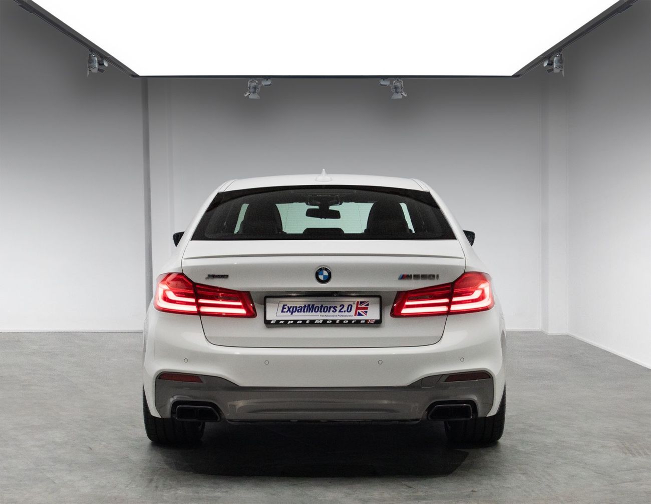 BMW M550i STANDARD