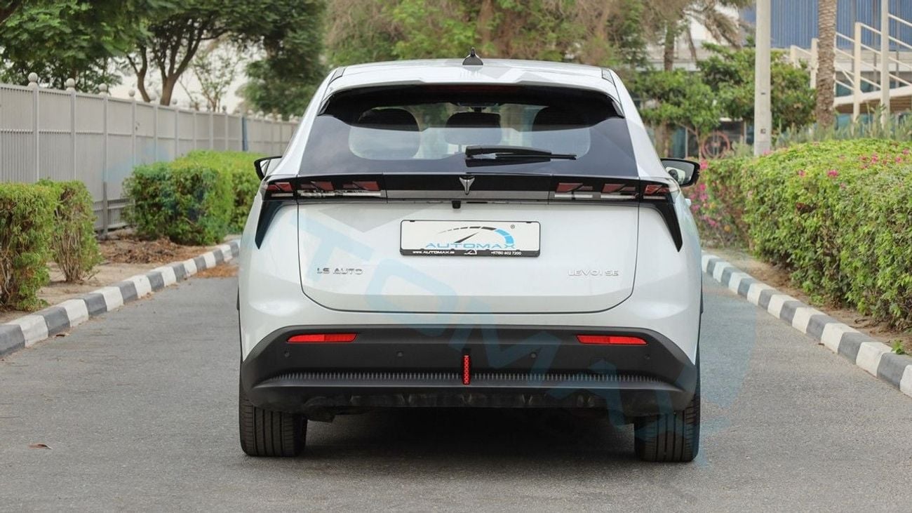 Ls Auto Lev01 SE 2025 FWD GCC 0Km With 5 Years Warranty Or 150K Km & 8 Years or 150K Km