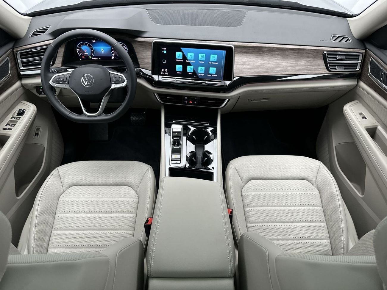 Volkswagen Teramont COMFORTLINE Teramont 2.0L (Facelift 2) | 28,100 AED SAVINGS from New Car |Refreshed Design & Panoram