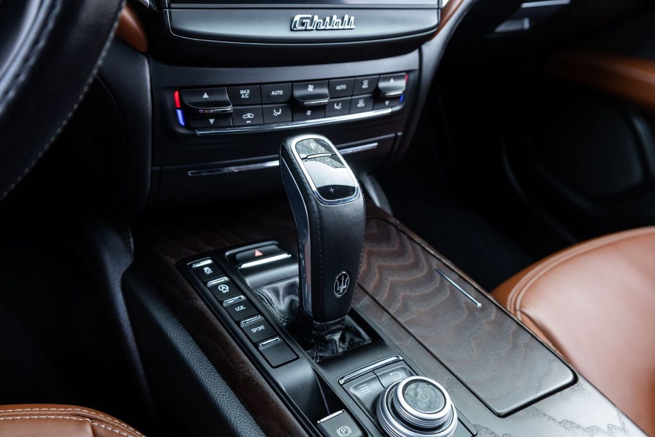 Maserati Ghibli GRANLUSSO Maserati Ghibli Granlusso 2020 GCC | Warranty