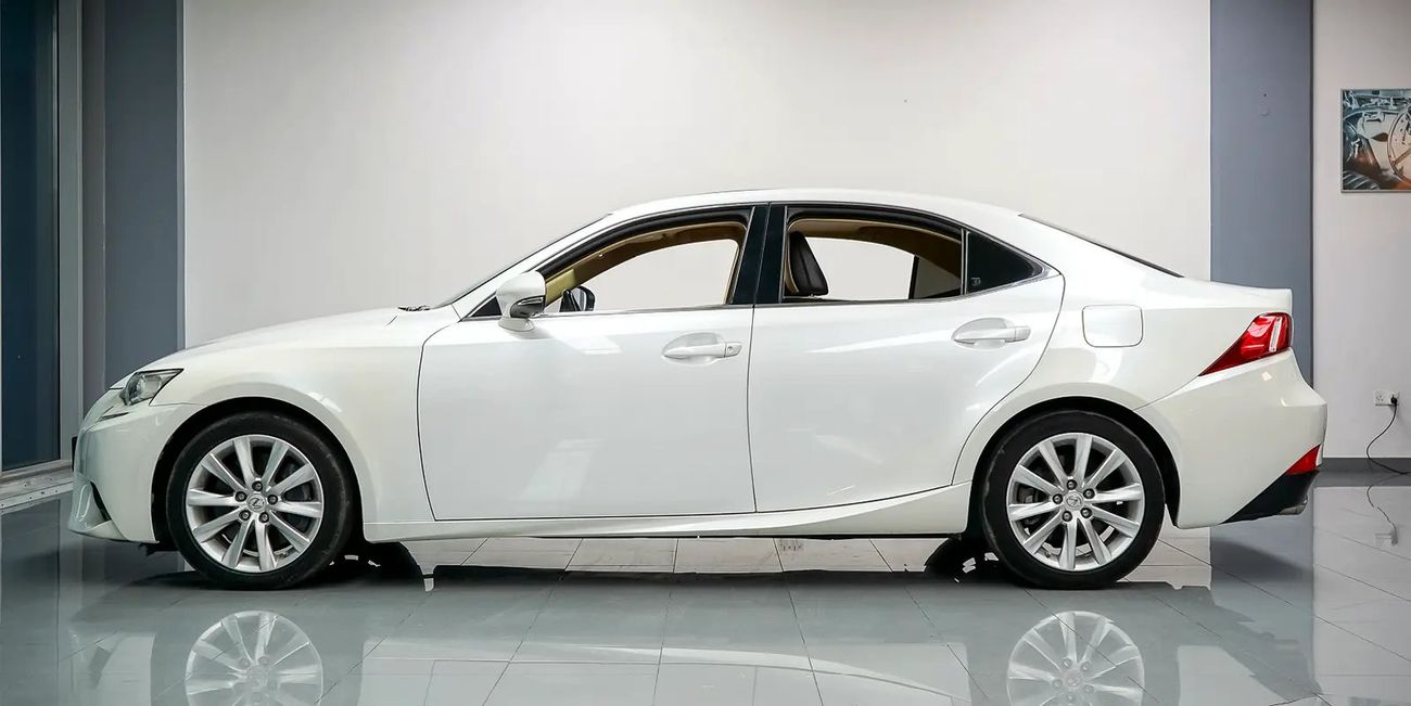 لكزس IS200t IS200T- GCC- Full-service history