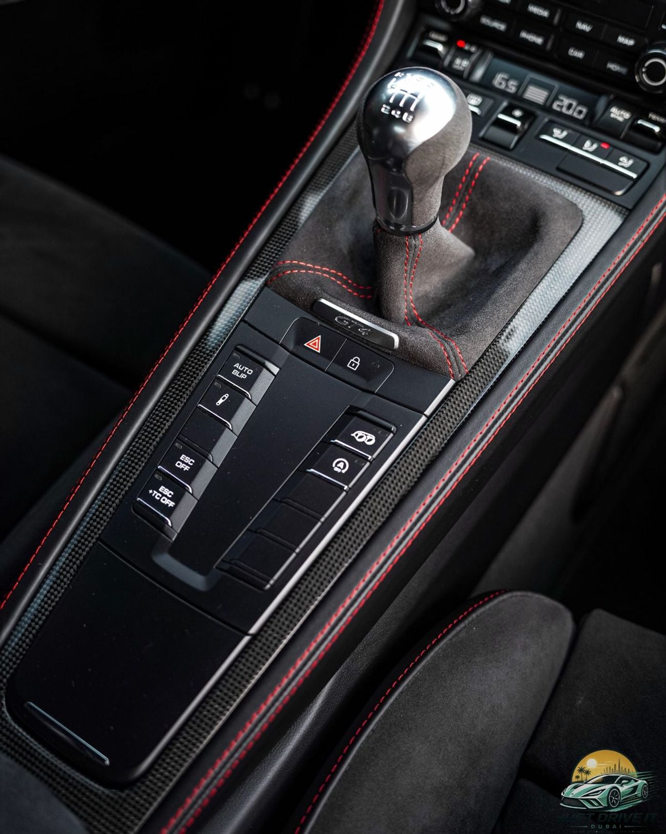 Porsche 718 Cayman GT4