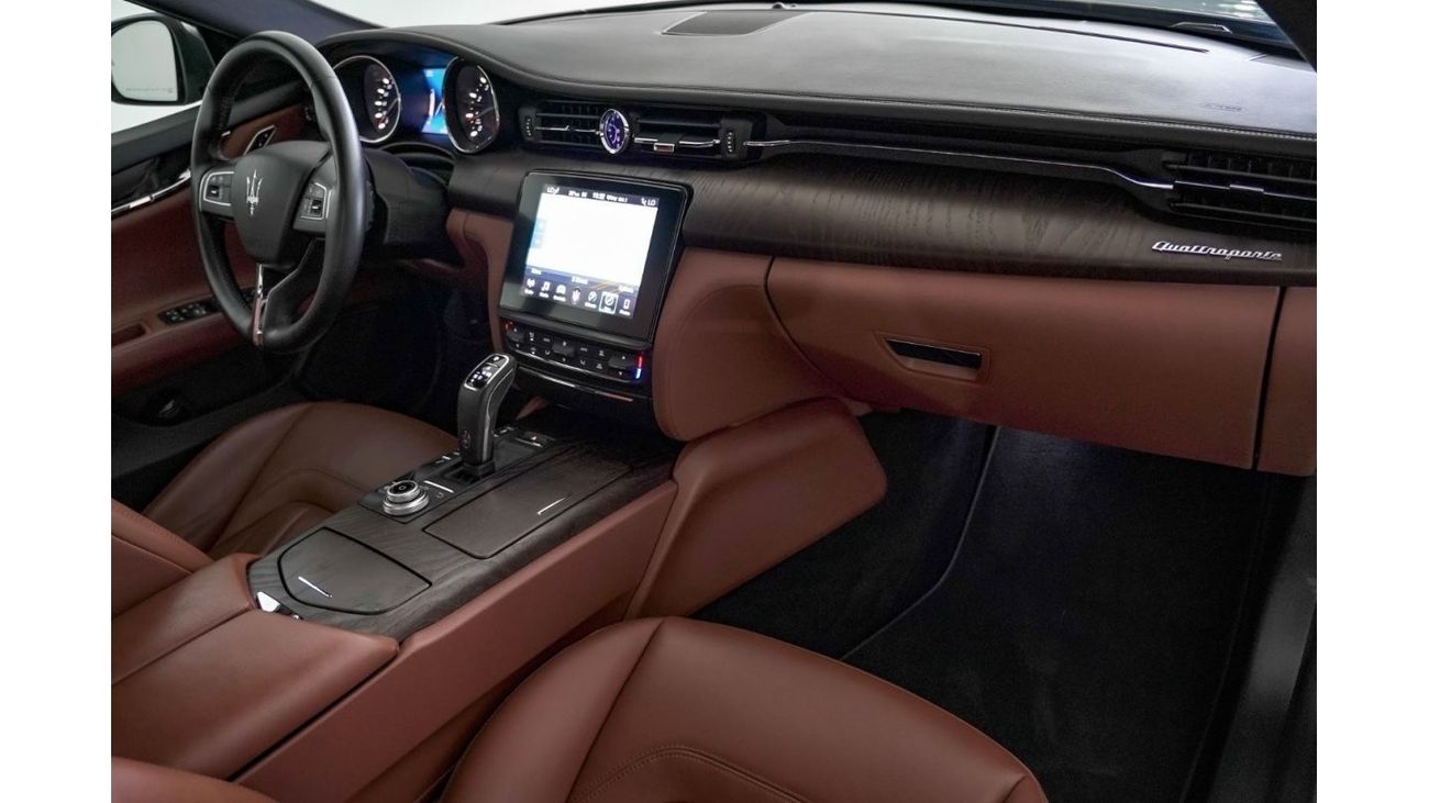 Maserati Quattroporte Base