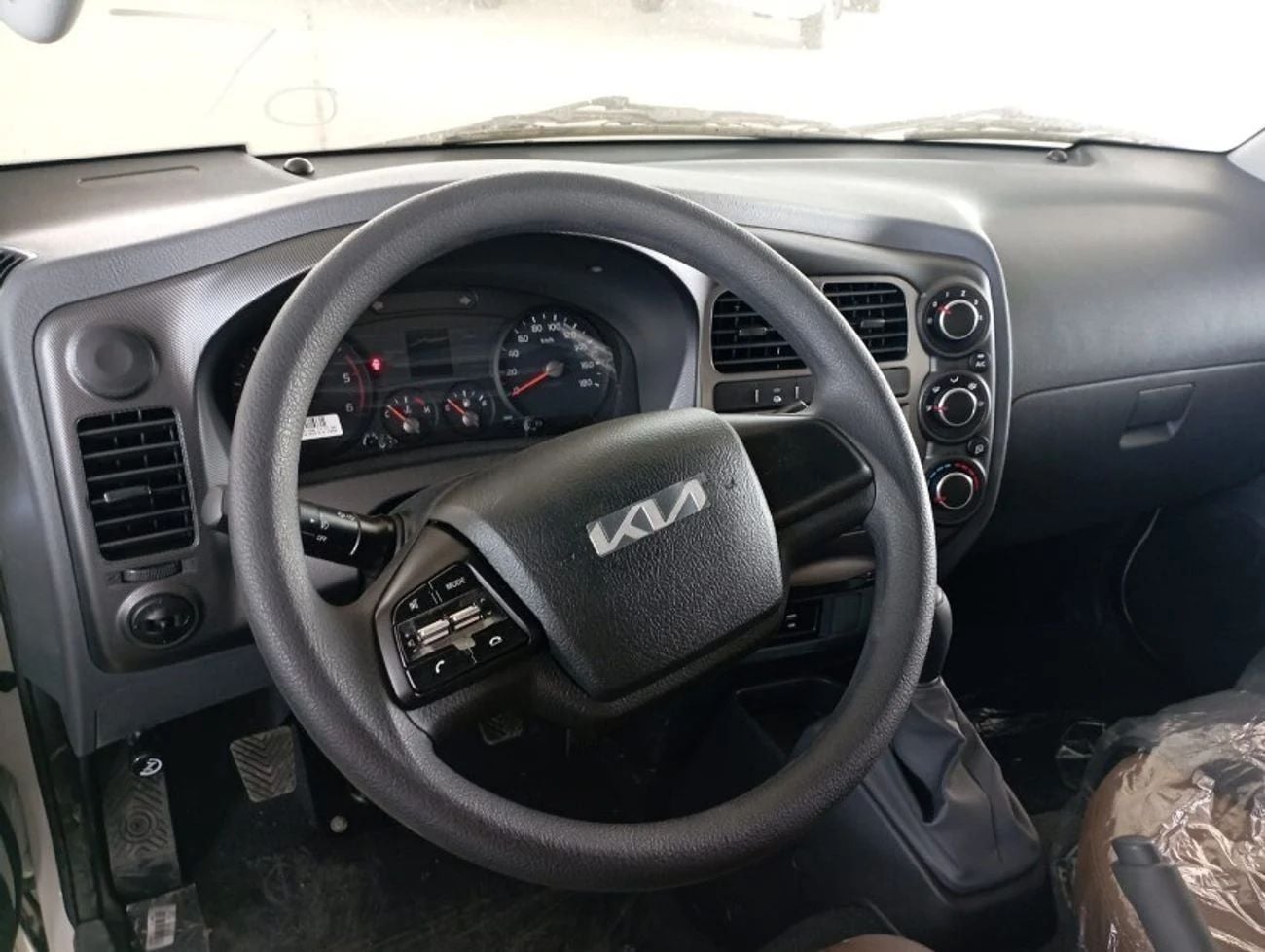 كيا K2700 STANDARD كيا بونغو K2700 | محرك ديزل سعة 2.7 لتر | شاحنة خفيفة | 2026 | للتصدير فقط