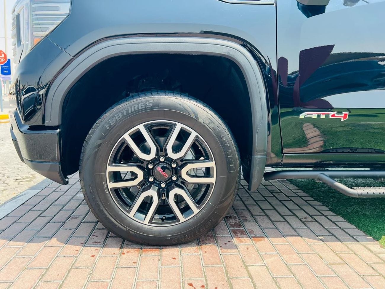 GMC Sierra 1500 REG/CAB AT4 2024.ENGINE 5.3L/V8.