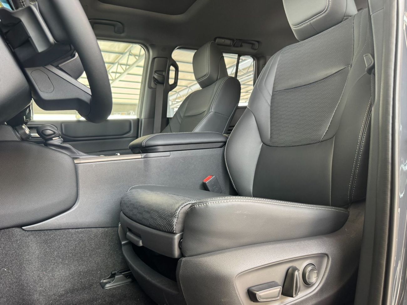 Toyota Prado PREMIUM 2026 TOYOTA PRADO HYBRID 2.4T **EXPORT ONLY**التصدير فقط خارج الخليج***