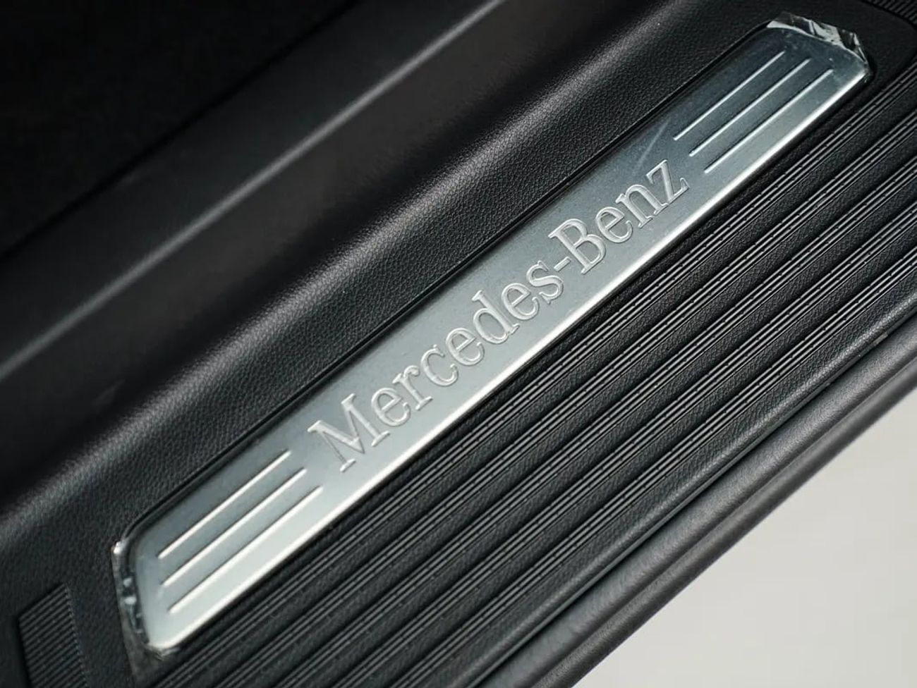 مرسيدس بنز V 300 AVANTGARDE Dealer WARRANTY | GCC SPECS | V300 AMG Line