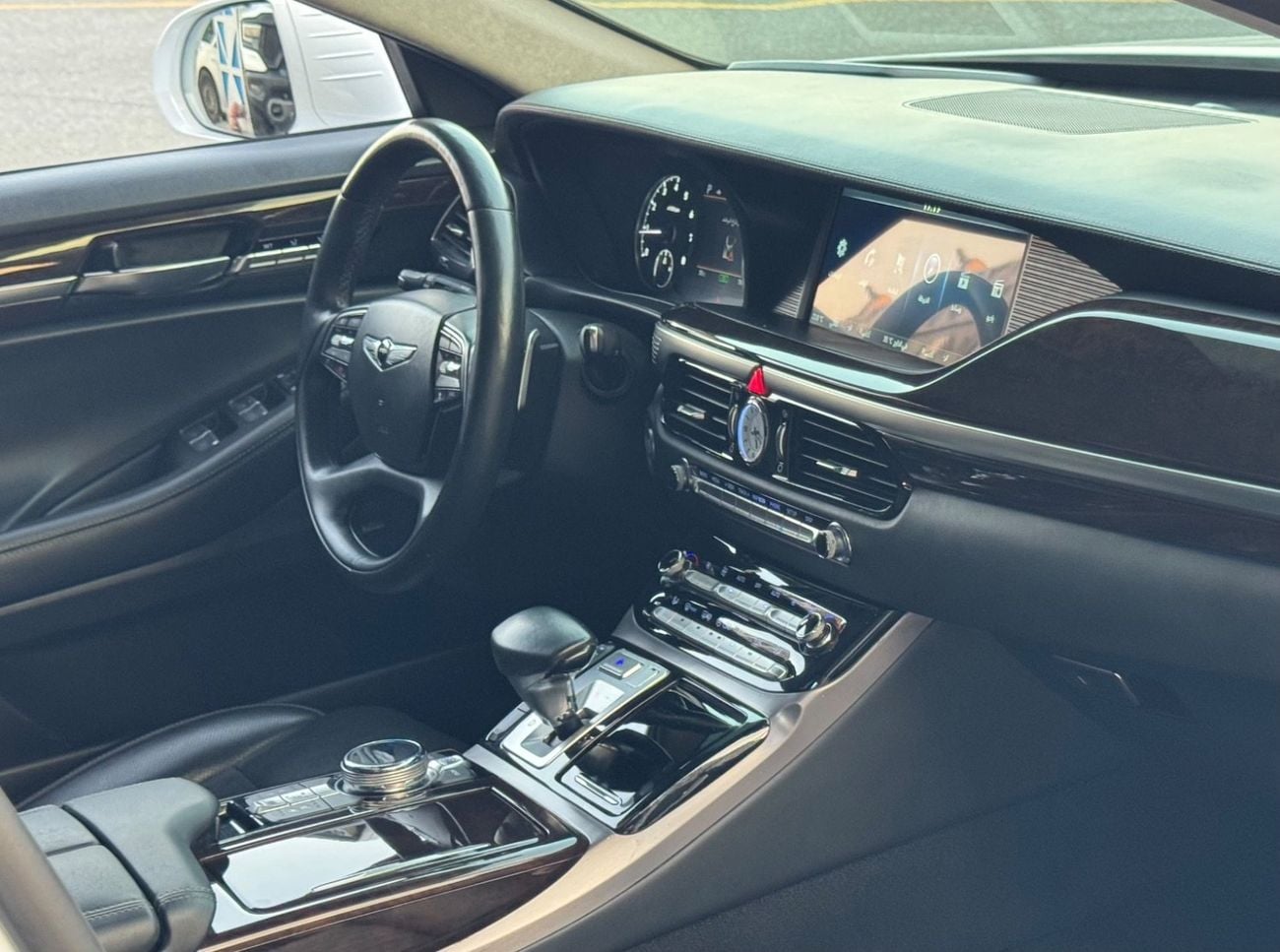 Genesis G90 ROYAL G90 ROYAL /LOW MILEAGE / 360 CAMERA/ REAR SCREENS/ FULL OPTIONS /