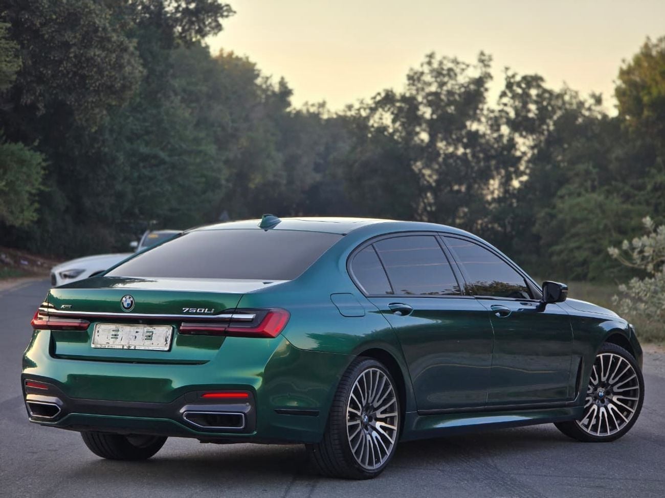 BMW 750Li XDRIVE M SPORT xDrive 4.4L (530 HP) BMW 750LI 2020 GCC V8 // FSH // SERVICE CONTRAC TILL 2027 // FUL
