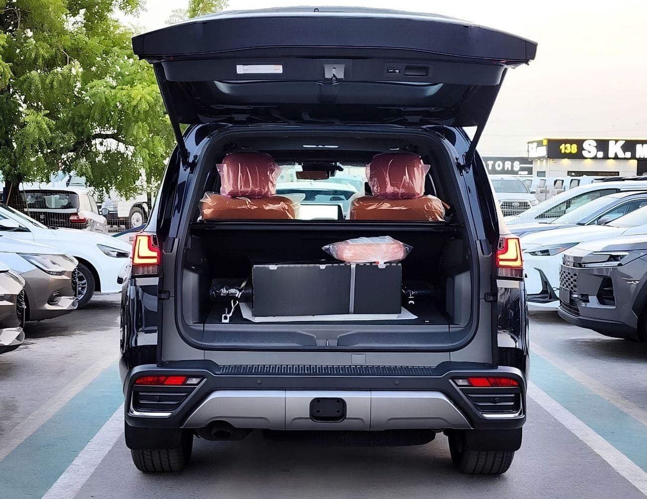 Lexus LX700h VIP LEXUS LX700 HYBRID SEATS || FULL OPTION | PETROL AT 3.5L V6 4WD (CODE # L7V) BLACK 2026