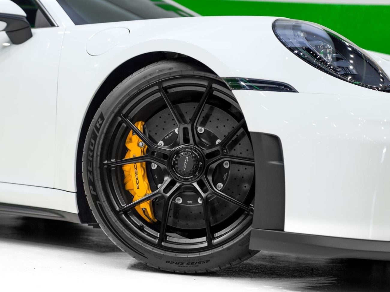 بورش 911 GT3 | نادي رياضي - تحت الضمان - فرامل سيراميك - رفع - سبورت كرونو ماتريكس