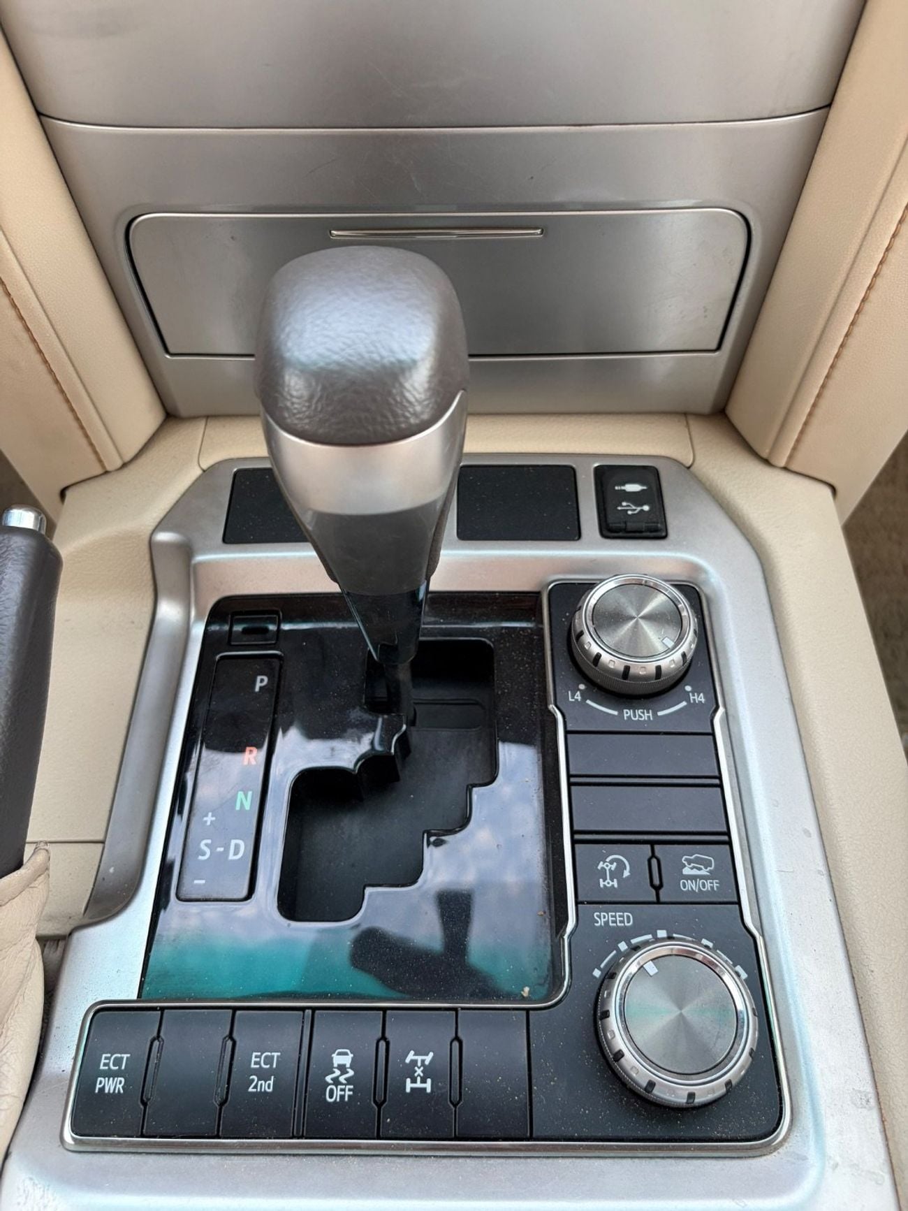 Toyota Land Cruiser VXR