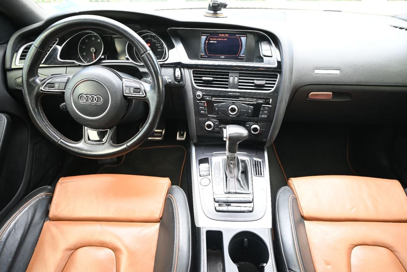 Audi A5 45 TFSI S-LINE URGENT SALE - AUDI A5 2016 - ACCIDENT FREE - GCC - BLACK EDITION