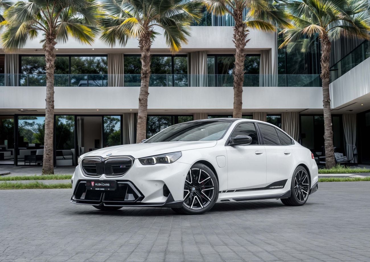 بي أم دبليو M5 M5 | 8,617 P.M | 0% Downpayment | 2025 BMW M5 | V8 Performance!