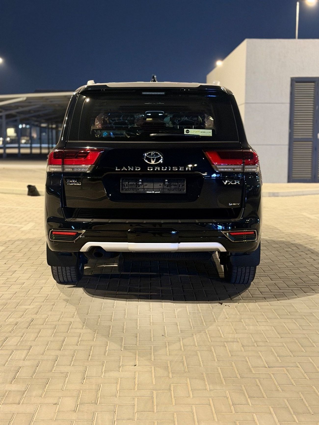 Toyota Land Cruiser VXR TOYOTA LAND CRUISER 3.5 HYBIRD TWIN-TURBO
