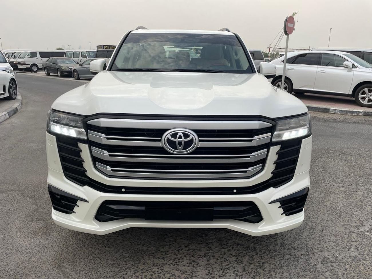 تويوتا لاند كروزر GXR لاند كروزر LC 300 GXR