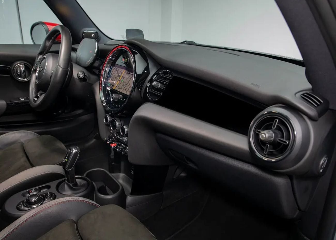 Mini Cooper 0% Down Payment Available • Full Service History • GCC