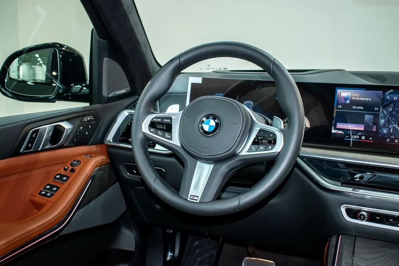 BMW X7 xDrive40i Luxury M Sport Package 7 Seats+5000 Extra color