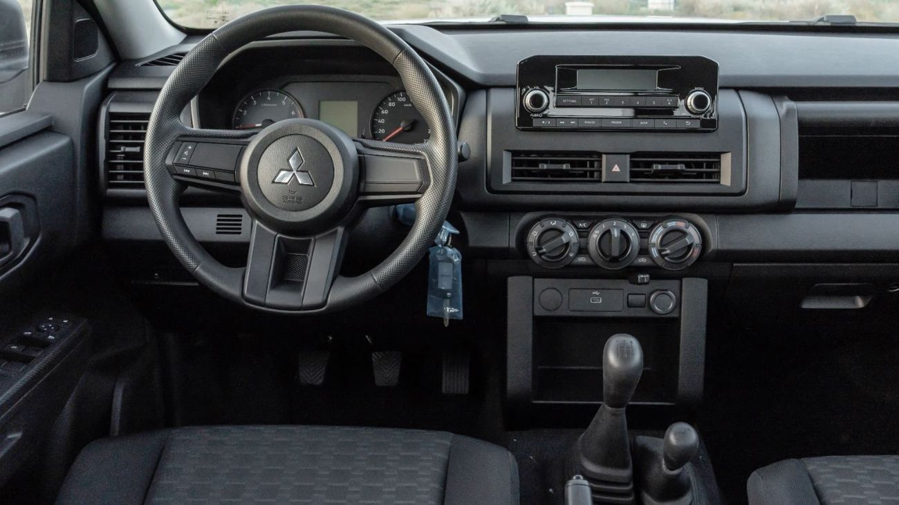 Mitsubishi L200 GL 2026 Mitsubishi L200 GLX 2.4L MT Petrol (Gray-Black)