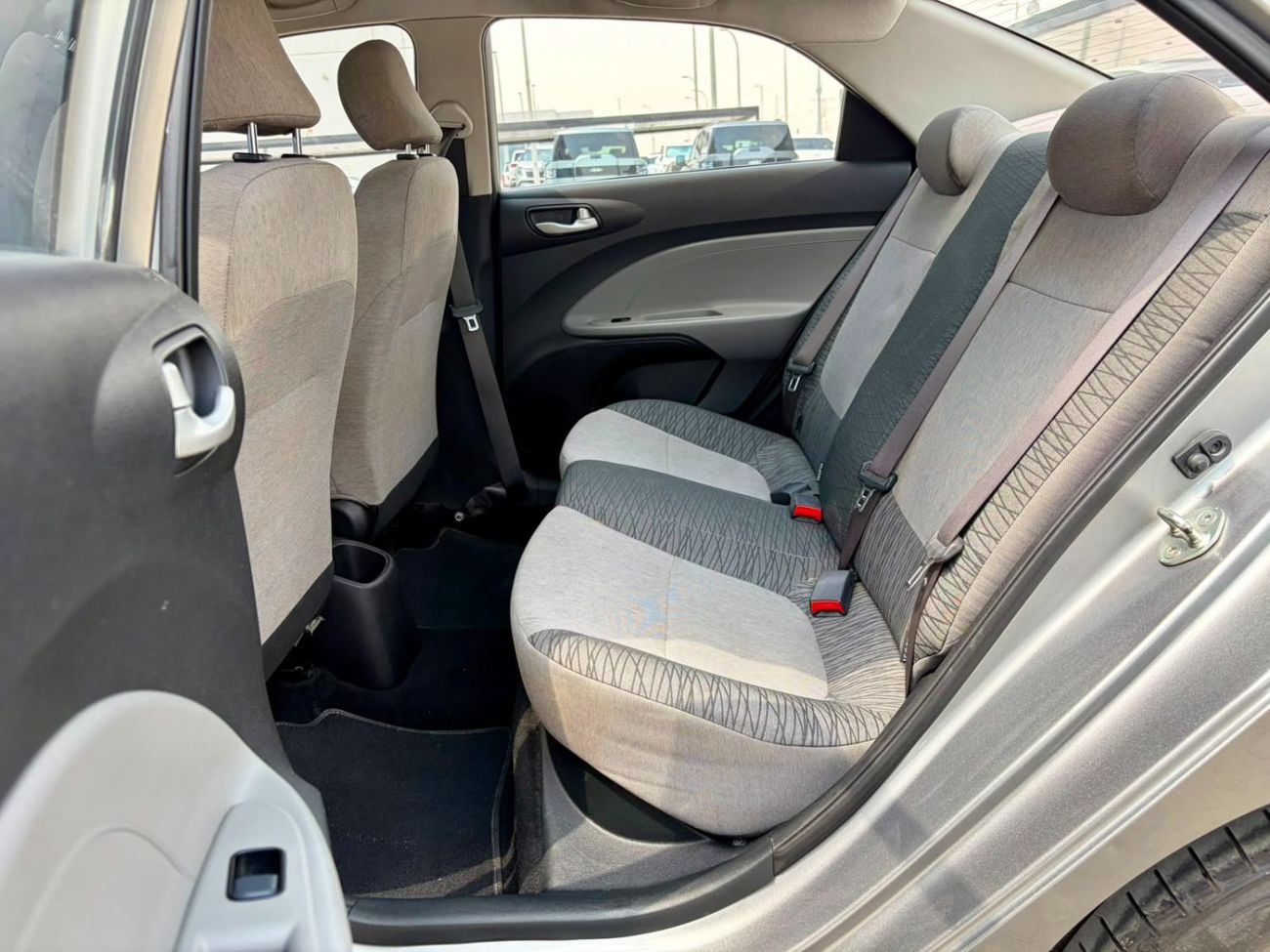 كيا بيجاس LX 380/- شهريًا | دول مجلس التعاون الخليجي | مثبت سرعة، كاميرا، نظام تحديد المواقع العالمي (GPS) | خالي