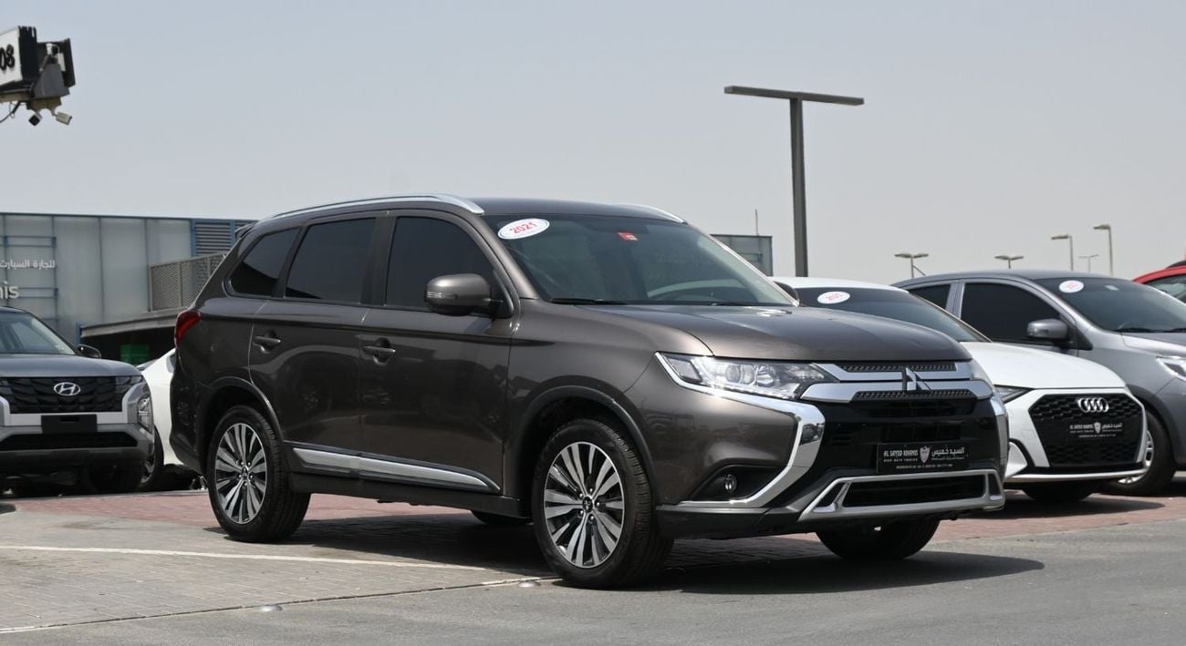 ميتسوبيشي آوتلاندر GLX ميتسوبيشي أوتلاندر 2021 خليجي 5 SEATS بحالة ممتازة من الداخل والخارج