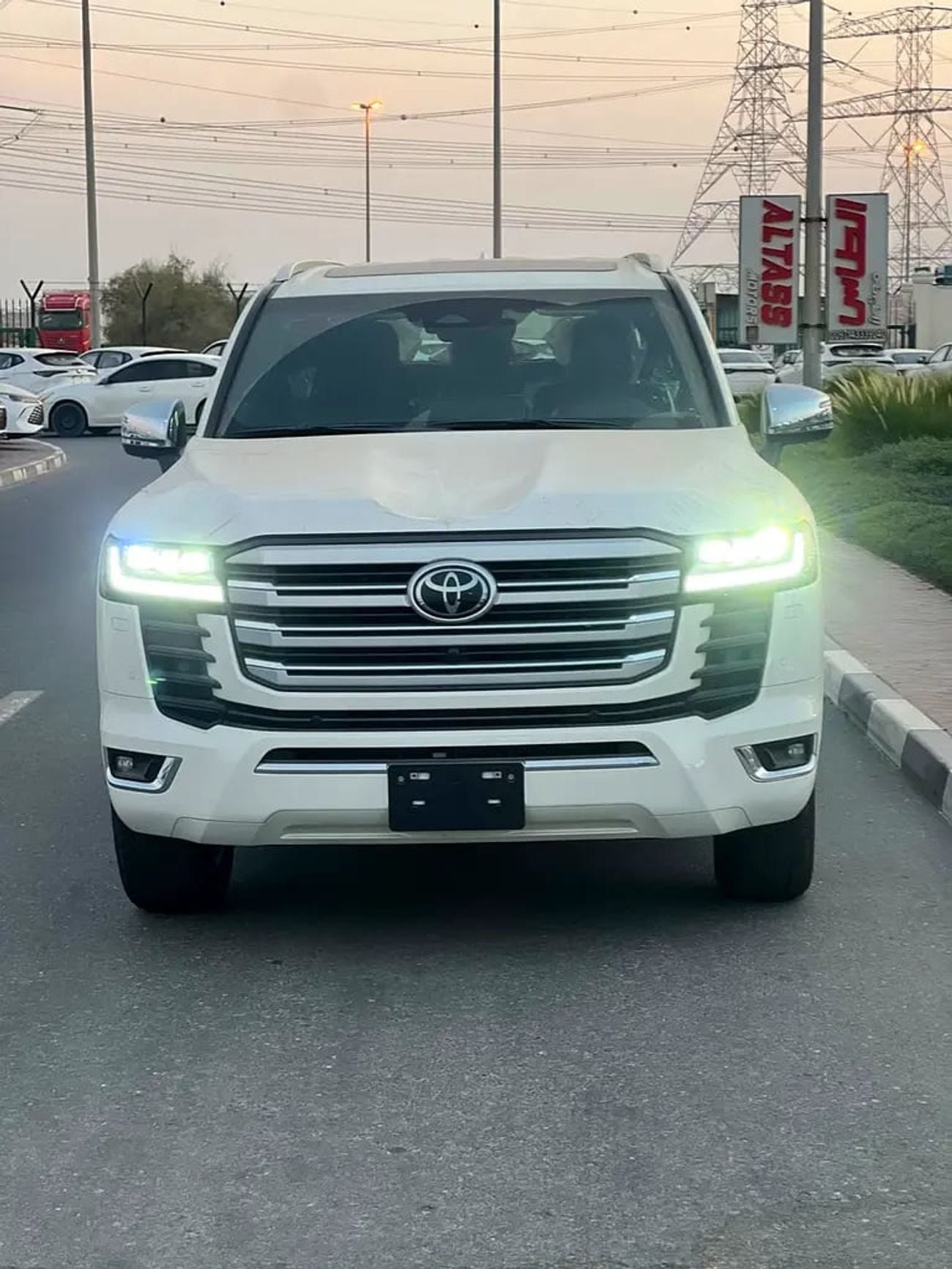 Toyota Land Cruiser VX LAND CRUSIER 3.3L V6 GCC
