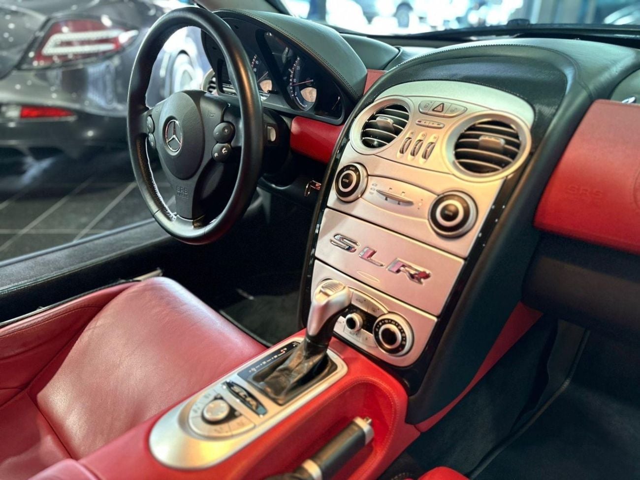 مرسيدس بنز SLR