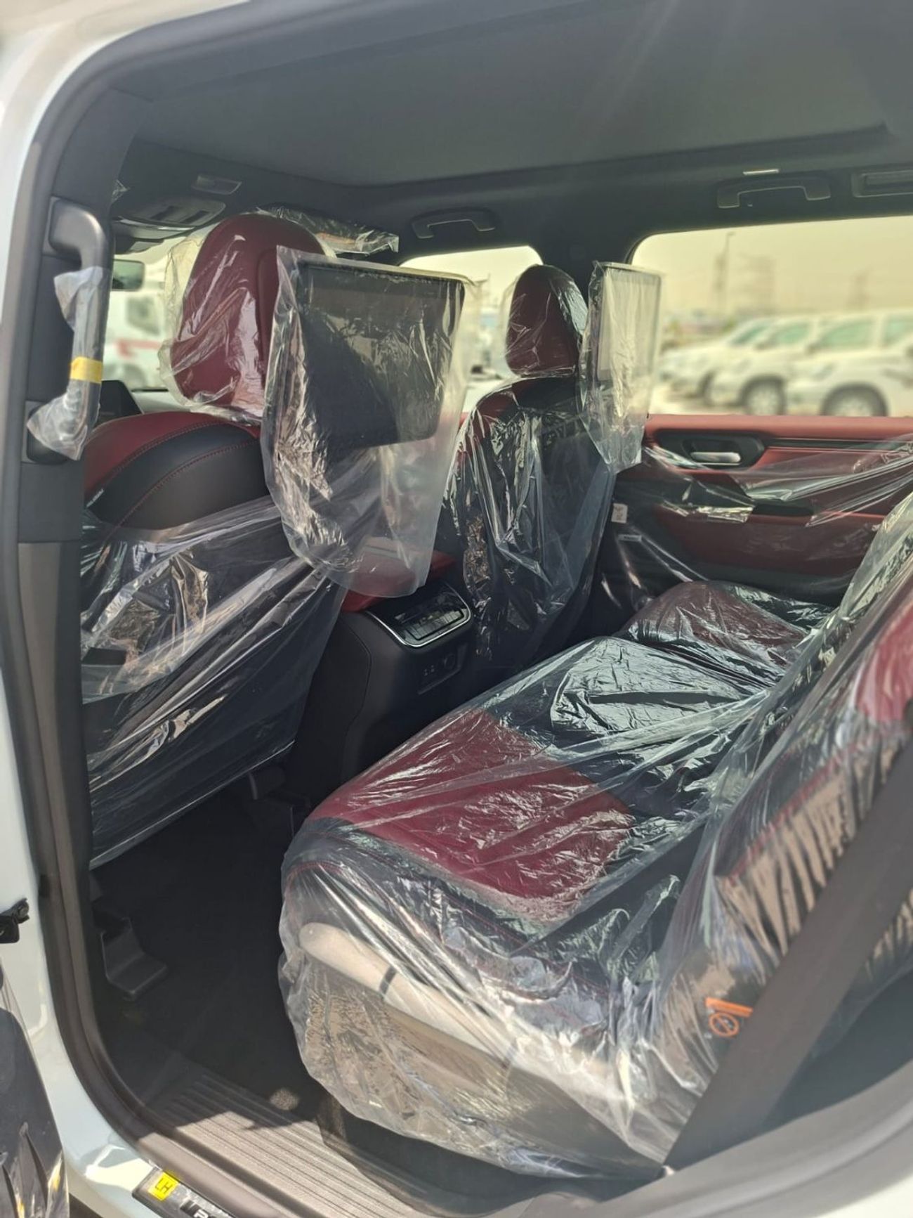 Nissan Patrol LE TITANIUM Nissan Titanium 3.5L Twin Turbo 2026 Model With Rear Screens and Compressor