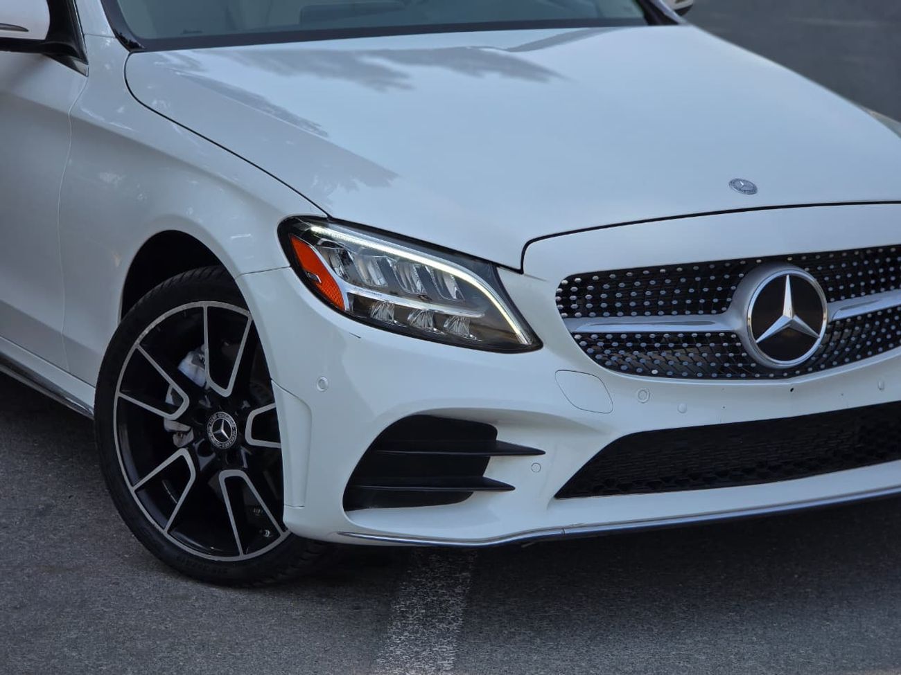 مرسيدس بنز C 300 STANDARD Premium 2.0L