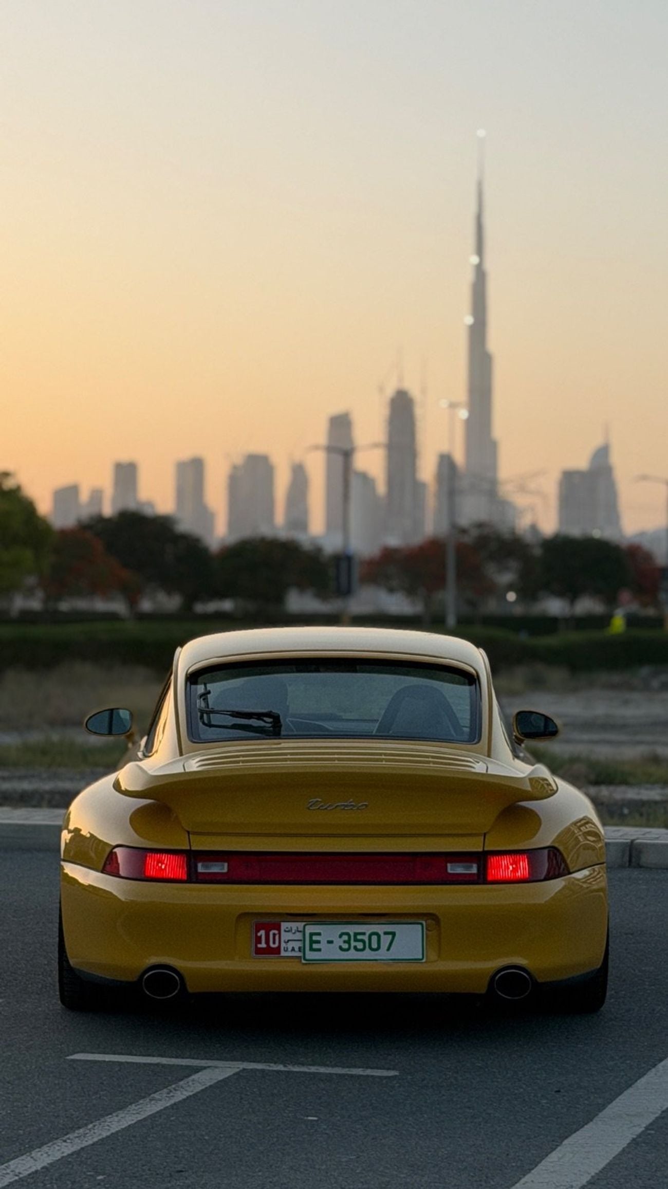 Porsche 911 CARRERA