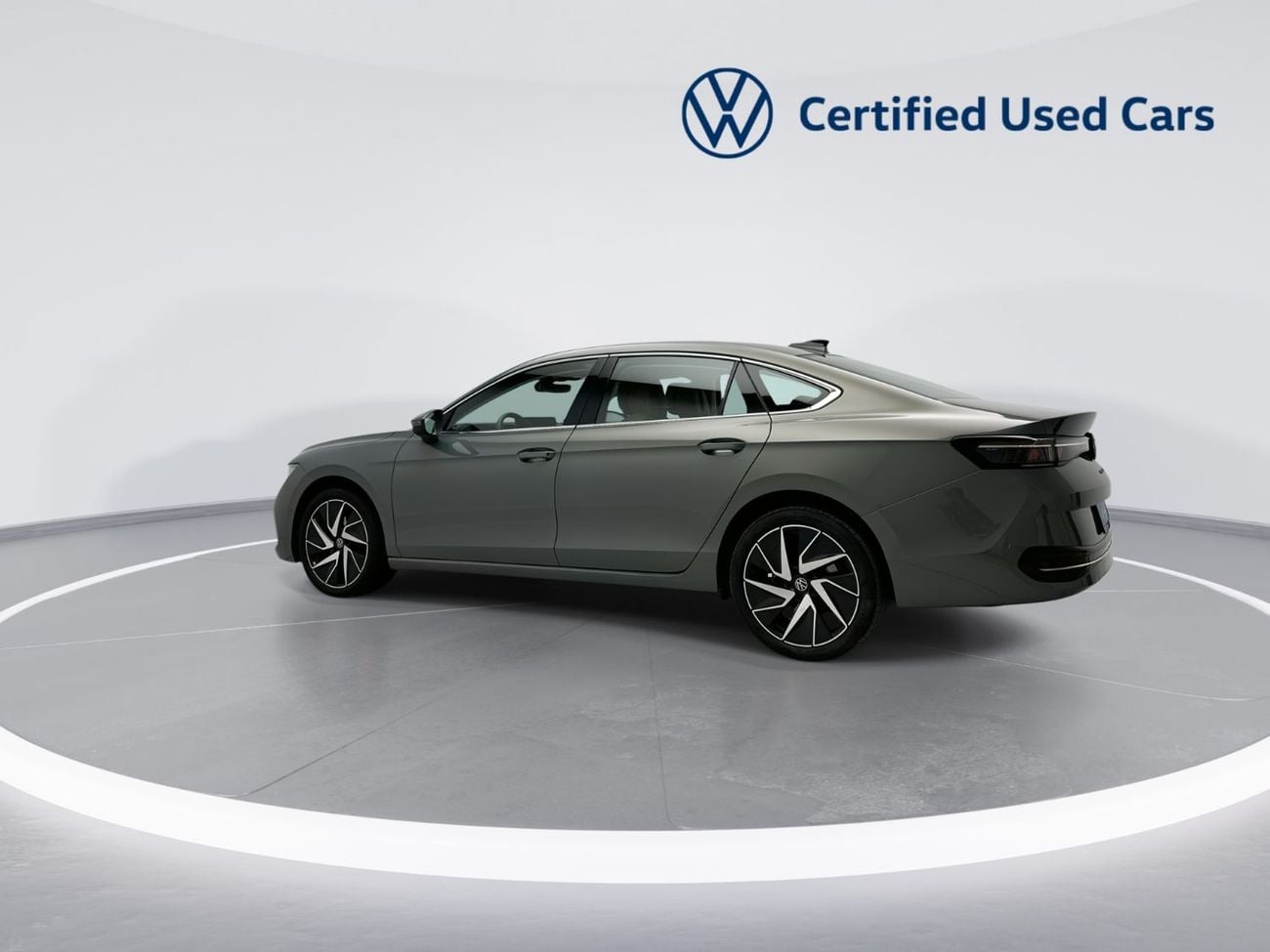Volkswagen Passat HIGHLINE 2.0L | Turbocharged Engine | Digital Cockpit | Premium Interior | Automatic