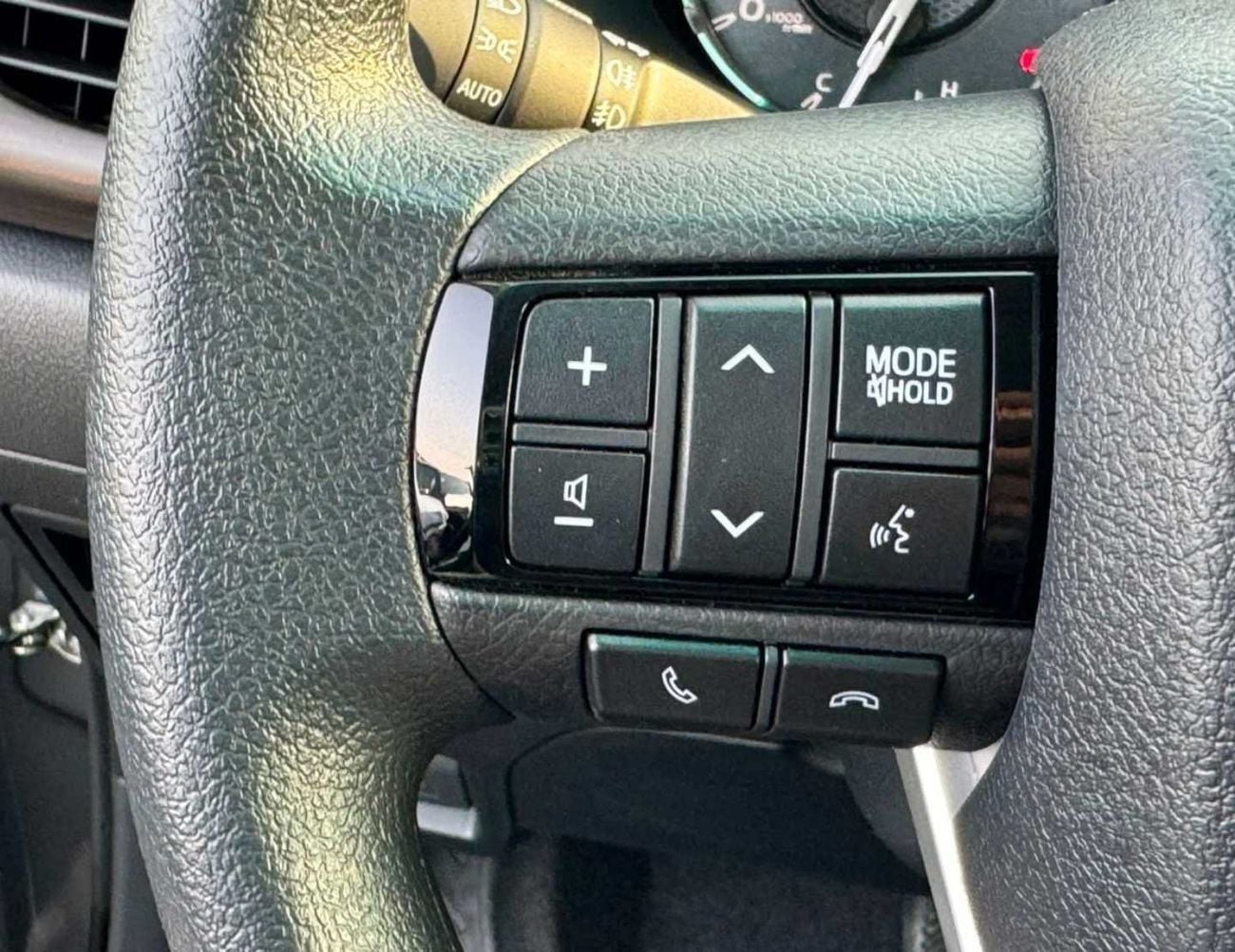 Toyota Hilux SR5 DOUBLE CABIN || 2.8L V4 DIESEL || BLIND SPOT | (CODE # HDAH1)