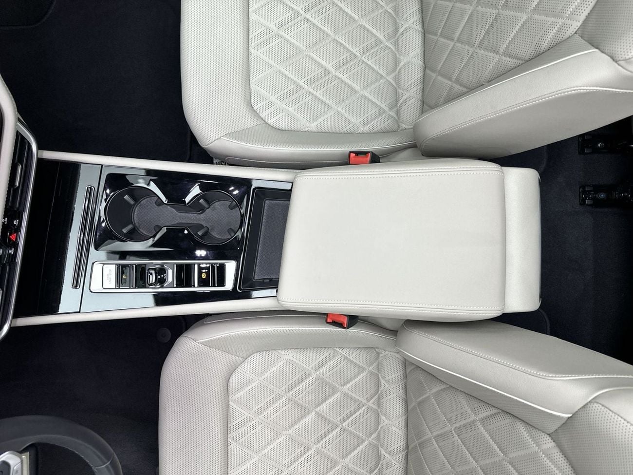 Volkswagen Teramont R LINE Teramont R-Line 2.0L | Panoramic Sunroof | 7 Seats | 270 HP | GCC