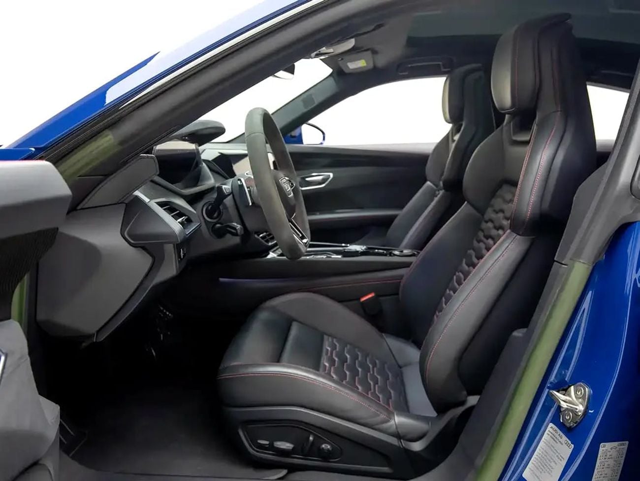 Audi e-tron GT quattro | GCC Spec | Dealer Warranty and Service Contract