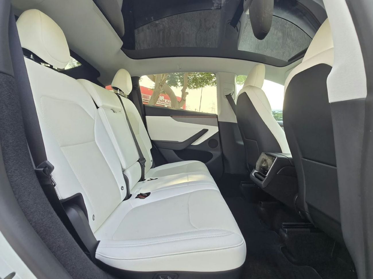 Tesla Model Y LONG RANGE TESLA MODEL Y LONG RANGE AWD PREMIUM 2025 GCC WITH 8 YEARS TESLA DUBAI AGENCY WARRANTY IN MINT COND