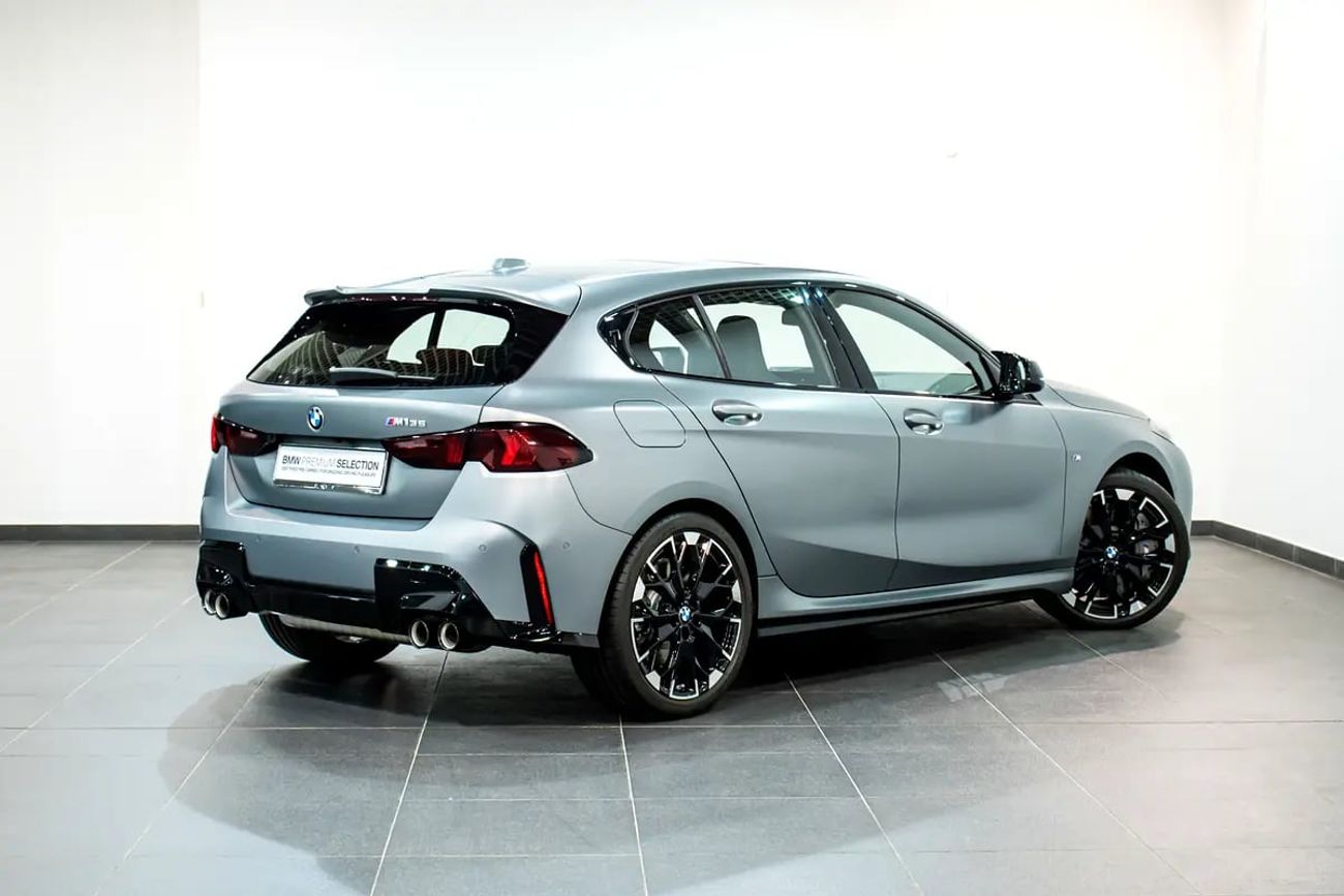 BMW M135 M135i Xdrive+15000 extra color
