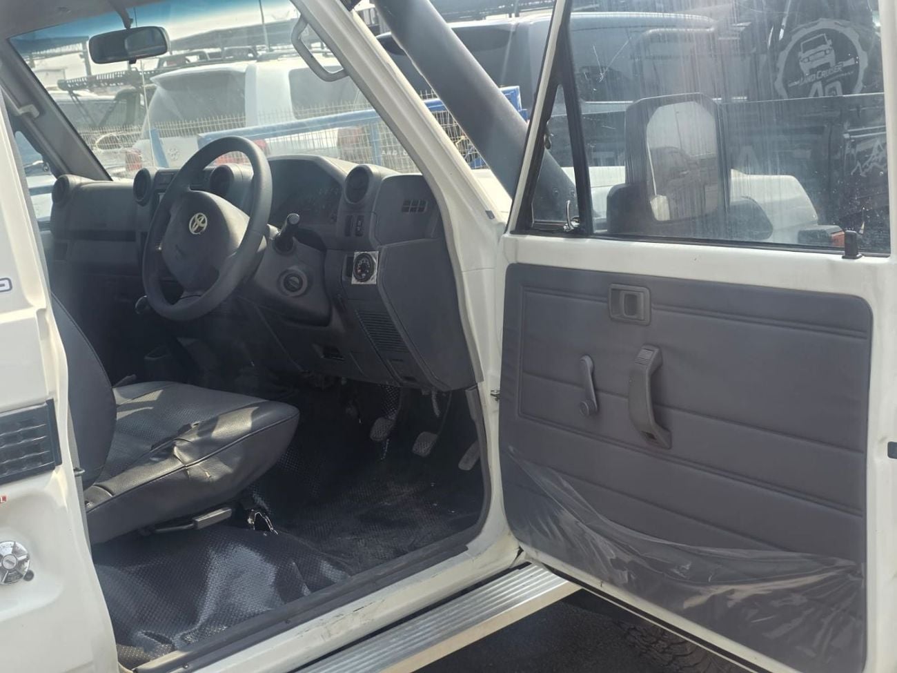 Toyota Land Cruiser Pick Up LX AC PWR OPT