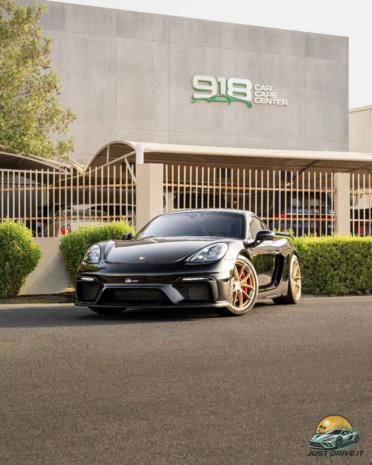 Porsche 718 Cayman GT4