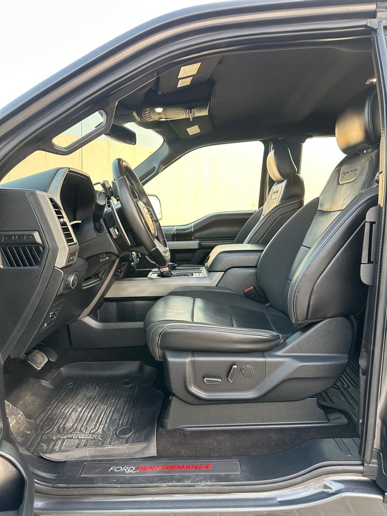 Ford F-150 RAPTOR SUPER CAB