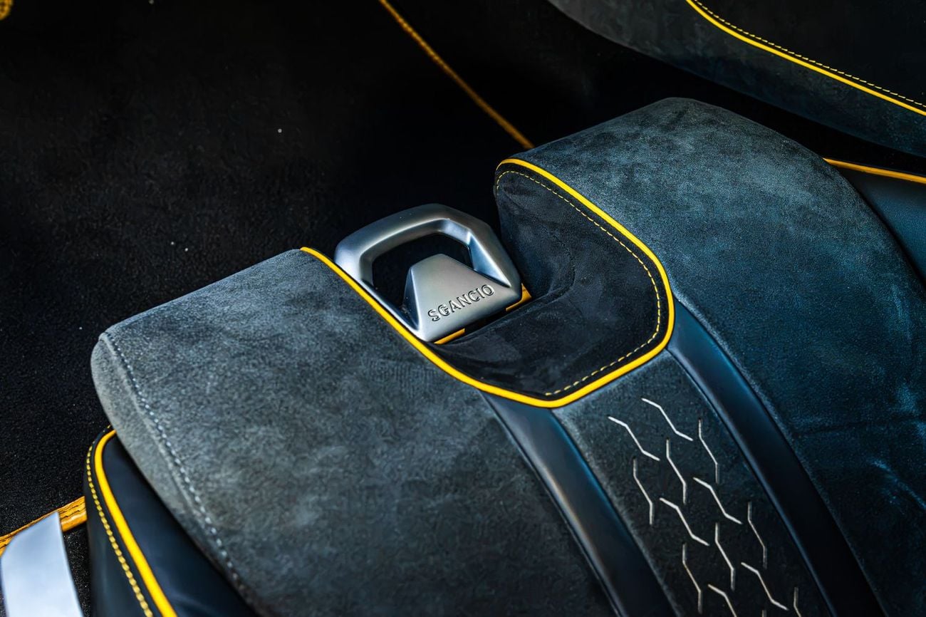 Lamborghini Huracan 2024 Lamborghini Huracán Sterrato | 1 of 1,499 | 5.2L V10 | Service and dealer Warranty | GCC Specs