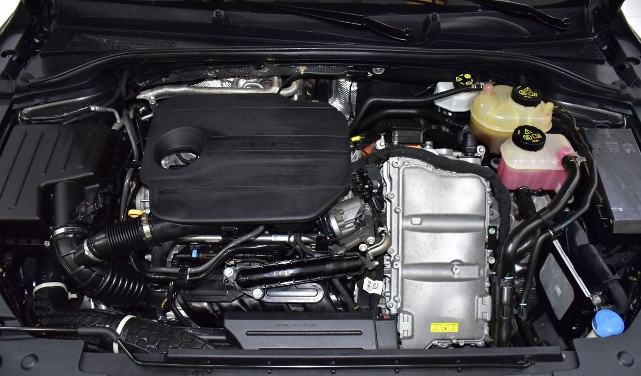 MG 8 EXCELLENT DEAL for our MG 8 D7 Hybrid ( 2023 Model ) in Grey Color Chinese Specs