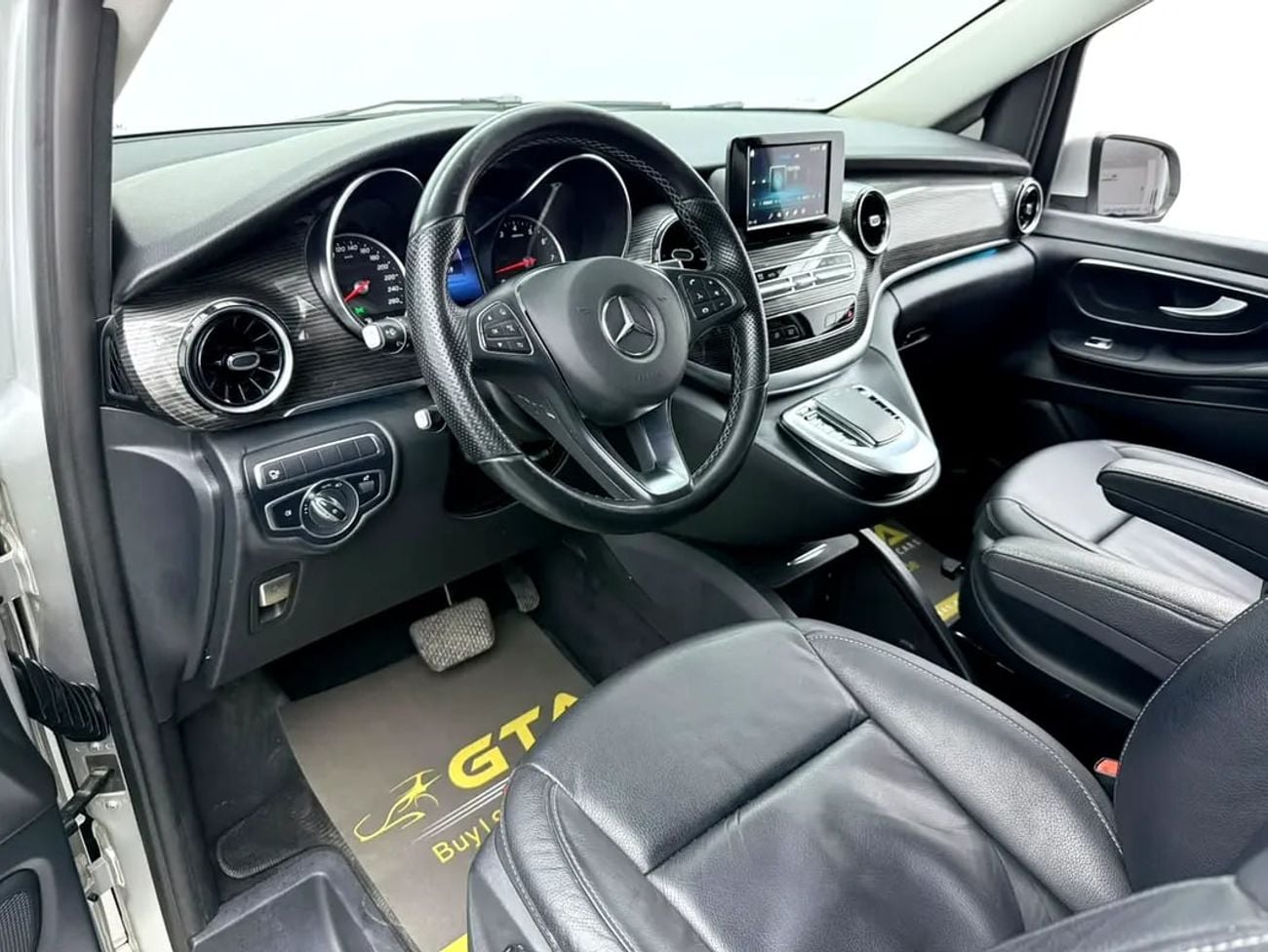 Mercedes Benz V 250 V250 Avantgarde, Warranty, Full Service History, Excellent Condition, GCC