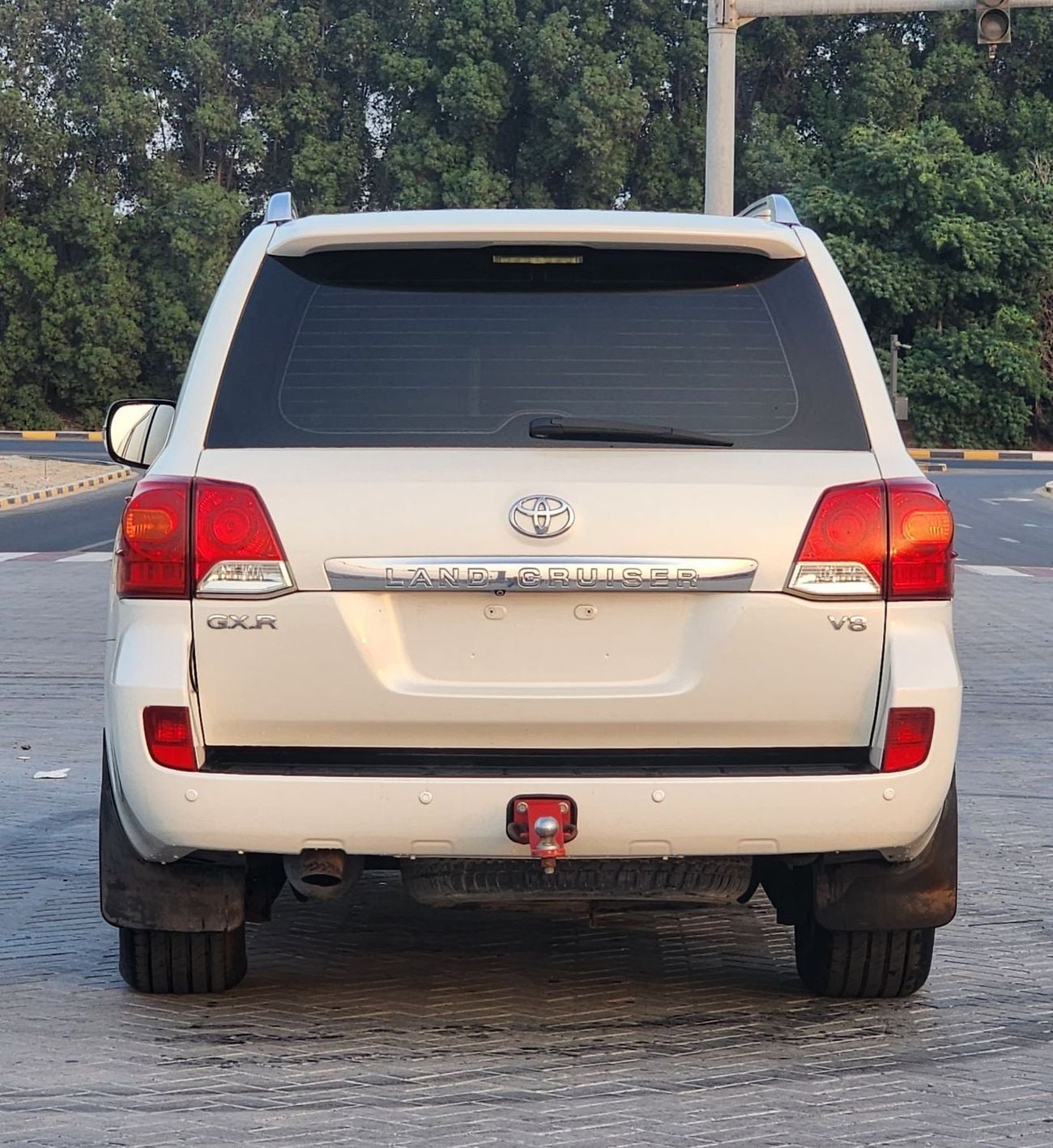 Toyota Land Cruiser GXR V8