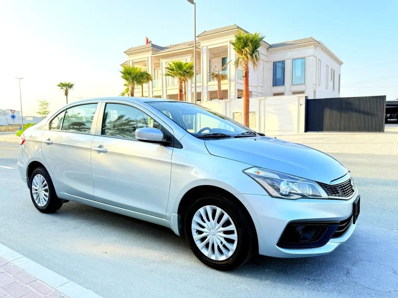 Suzuki Ciaz GLX Year 1.5L GCC Specs - Excellent condition