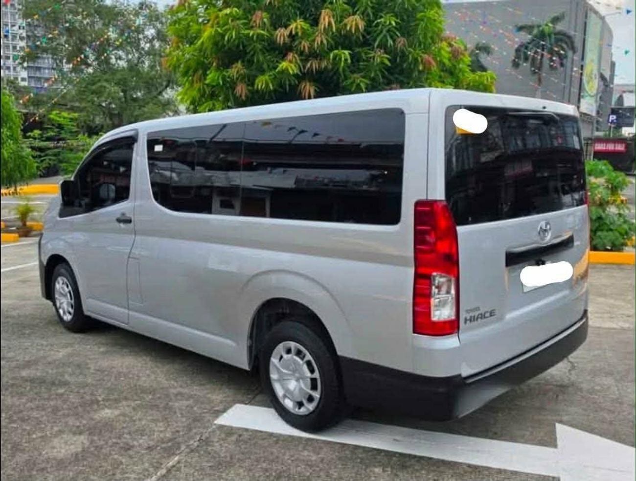 Toyota Hiace DX 2.8L DIESEL STD ROOF MT