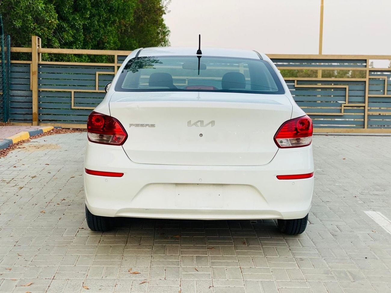 Kia Pegas EX